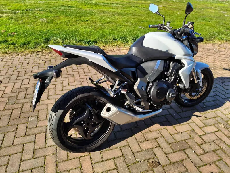 Honda CB 1000 R (2008 - 10) (6)