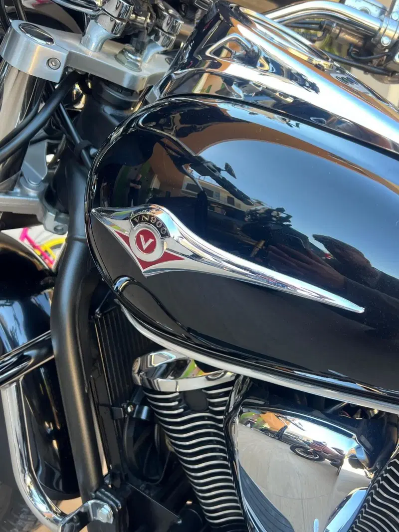 Kawasaki Vulcan VN 900 Custom (2006 - 09) (12)