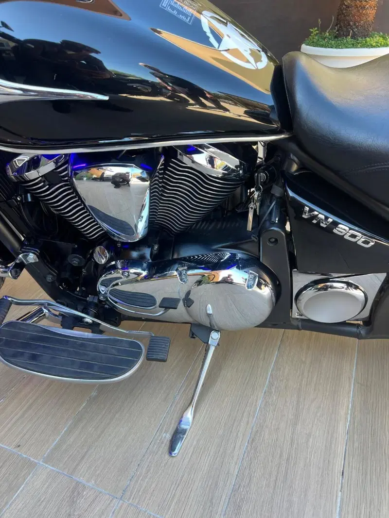 Kawasaki Vulcan VN 900 Custom (2006 - 09) (14)