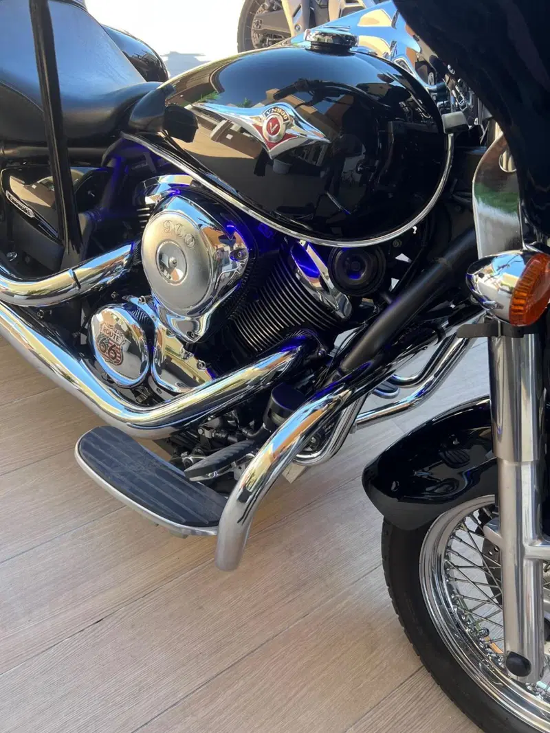 Kawasaki Vulcan VN 900 Custom (2006 - 09) (15)