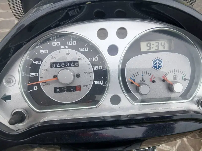 Piaggio Beverly 250 i.e. (2004 - 06) (4)