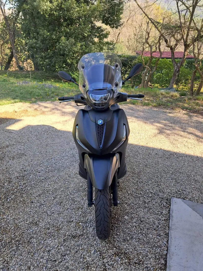 Piaggio Beverly 400 S ABS-ASR (2021 - 24) (2)