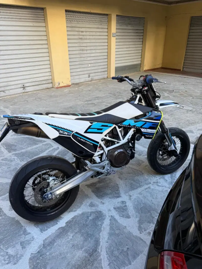 Husqvarna 701 Supermoto (2017 - 19) (2)