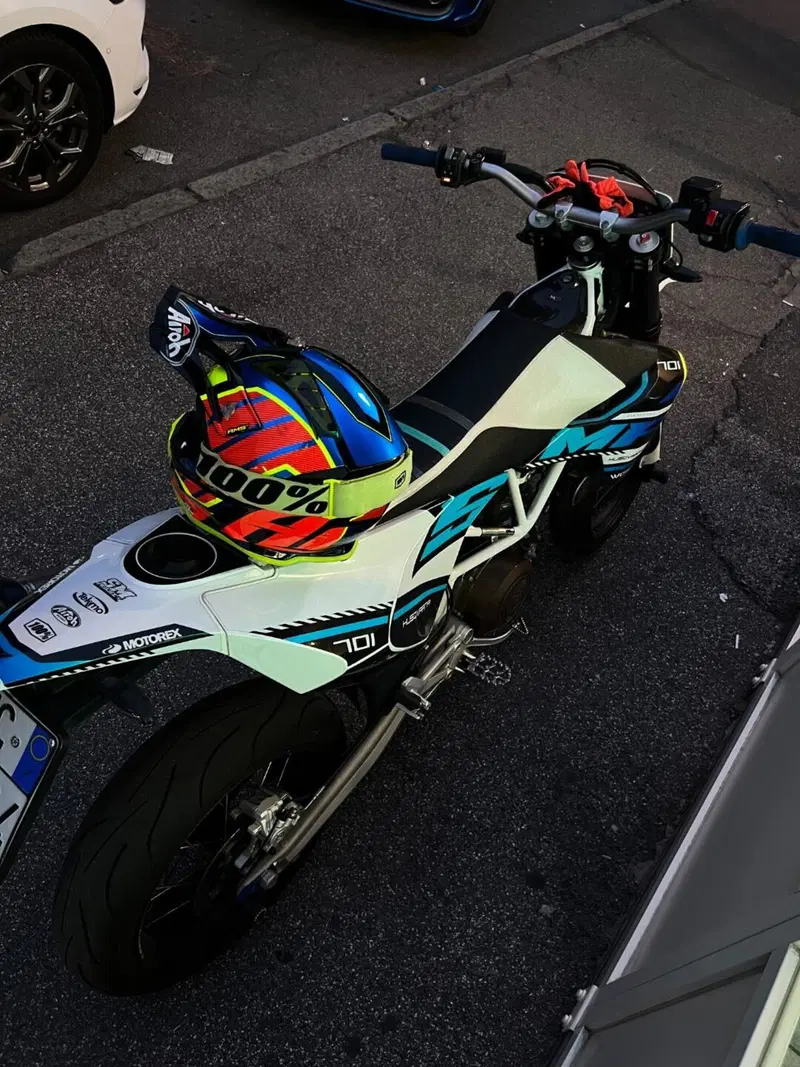 Husqvarna 701 Supermoto (2017 - 19) (5)