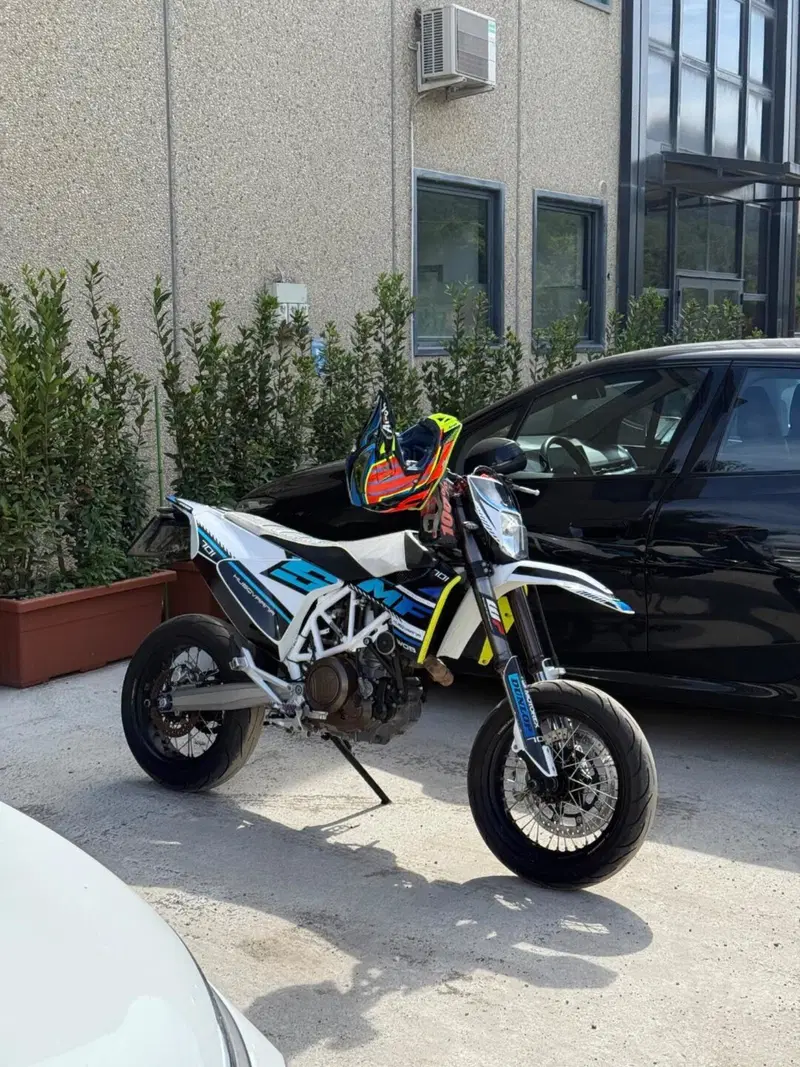 Husqvarna 701 Supermoto (2017 - 19) (8)