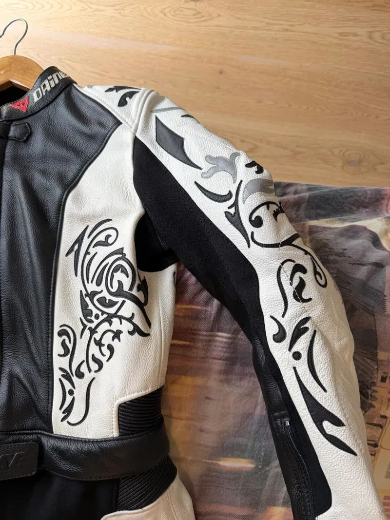 Tuta pelle donna divisibile Dainese Laguna Seca (8)