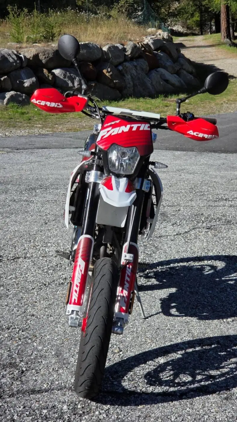 Fantic Motor XMF 125 Motard Performance 4T (2023 - 24) (2)