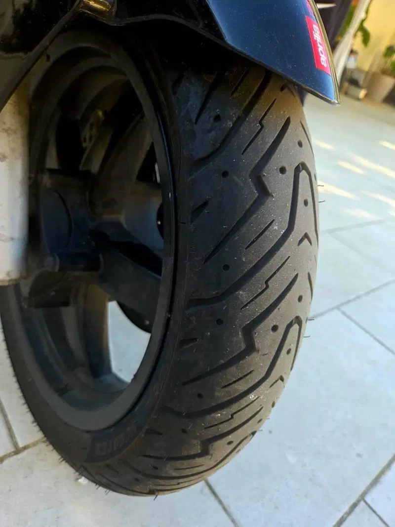 Aprilia SR Max 300 (2011 - 16) (8)