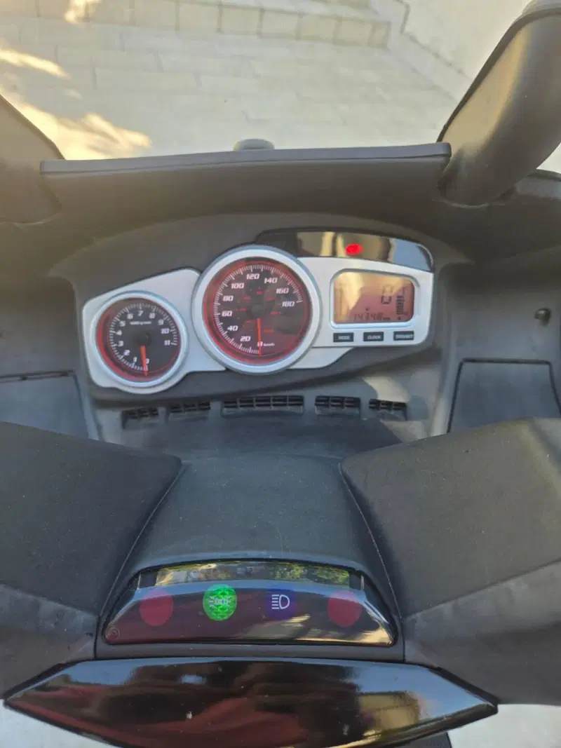 Aprilia SR Max 300 (2011 - 16) (7)