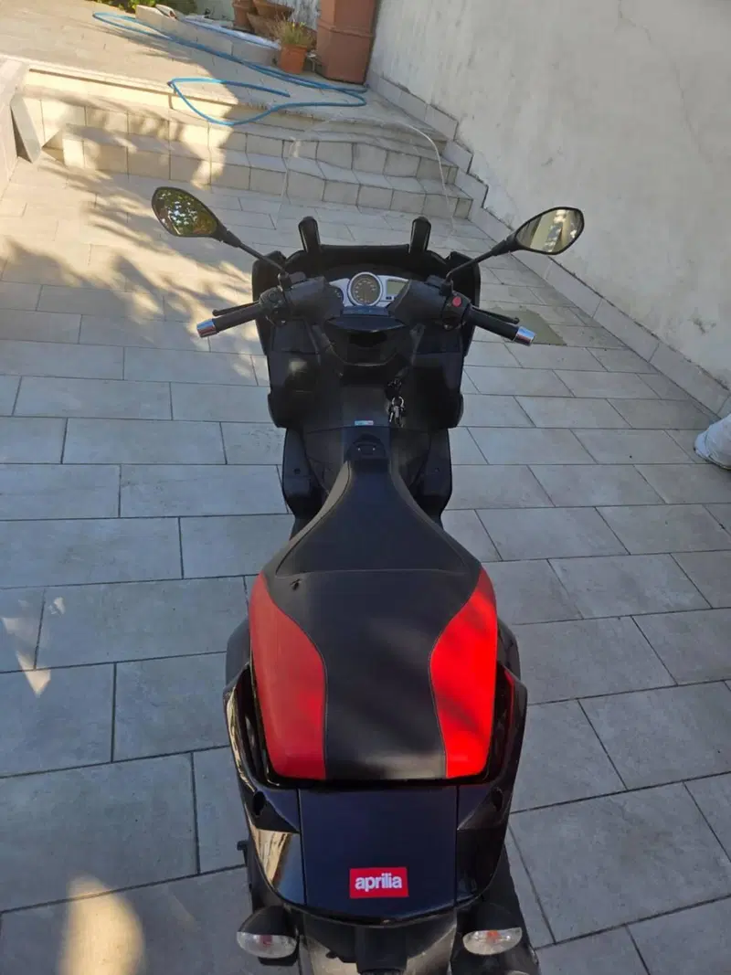 Aprilia SR Max 300 (2011 - 16) (4)