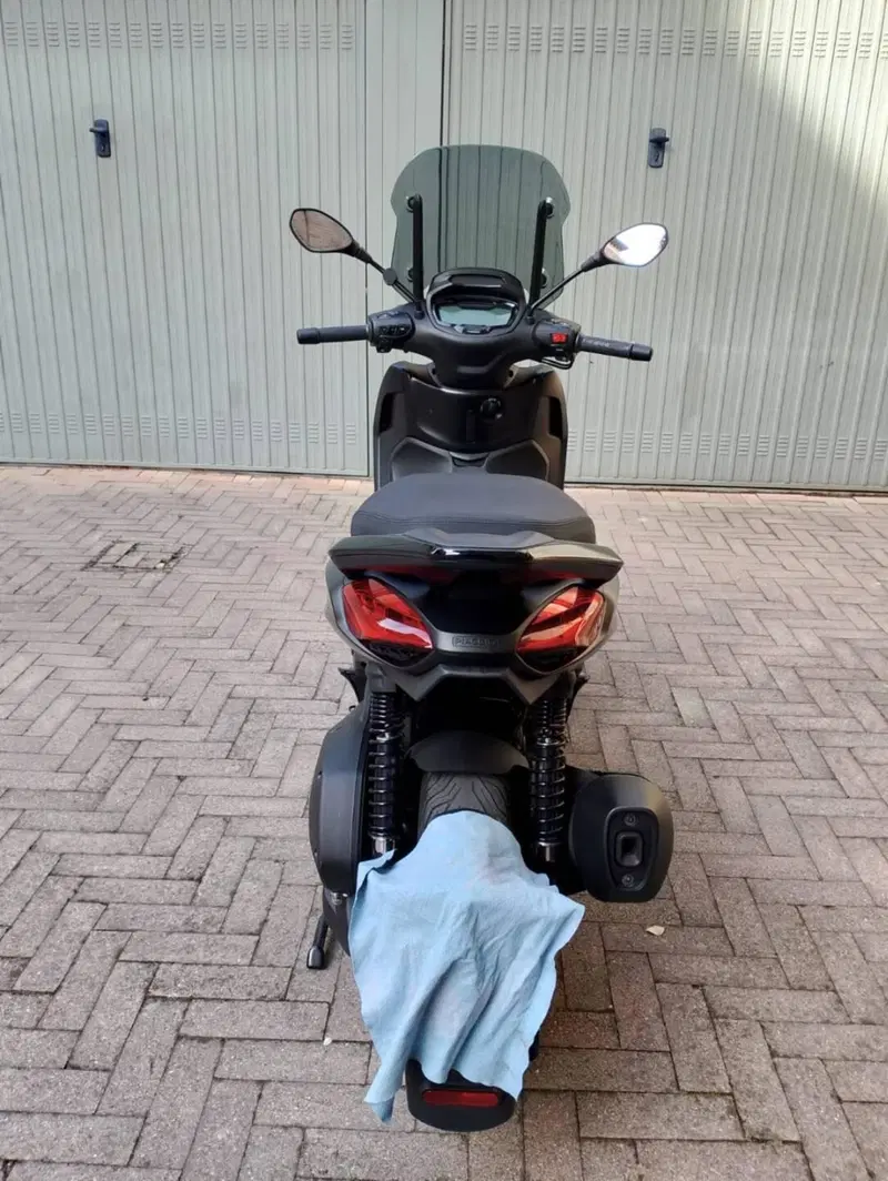 Piaggio Beverly 300 S ABS-ASR (2021 - 25) (3)