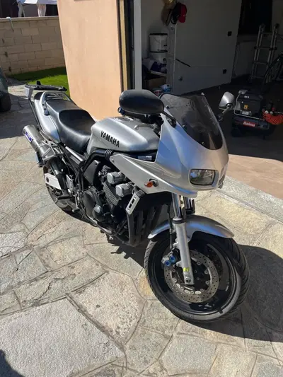 Yamaha FZS 600 Fazer (1998 - 01) usata