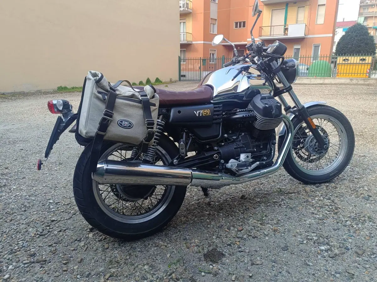 Moto Guzzi V7 III Anniversario (2017 - 18)