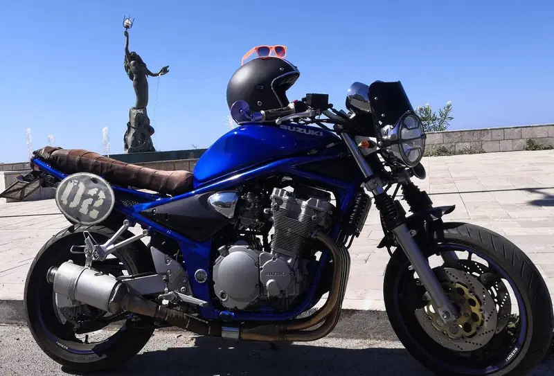 Suzuki GSF 600 Bandit (2000 - 05) (2)