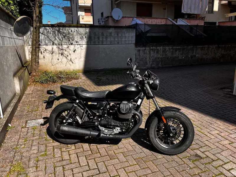 Moto Guzzi V9 Bobber (2018 - 20)