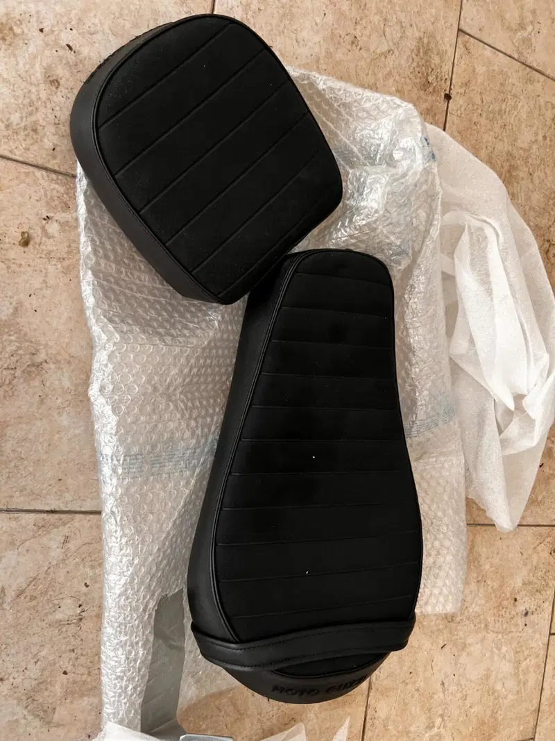 Moto Guzzi V9 Bobber (2018 - 20) (4)