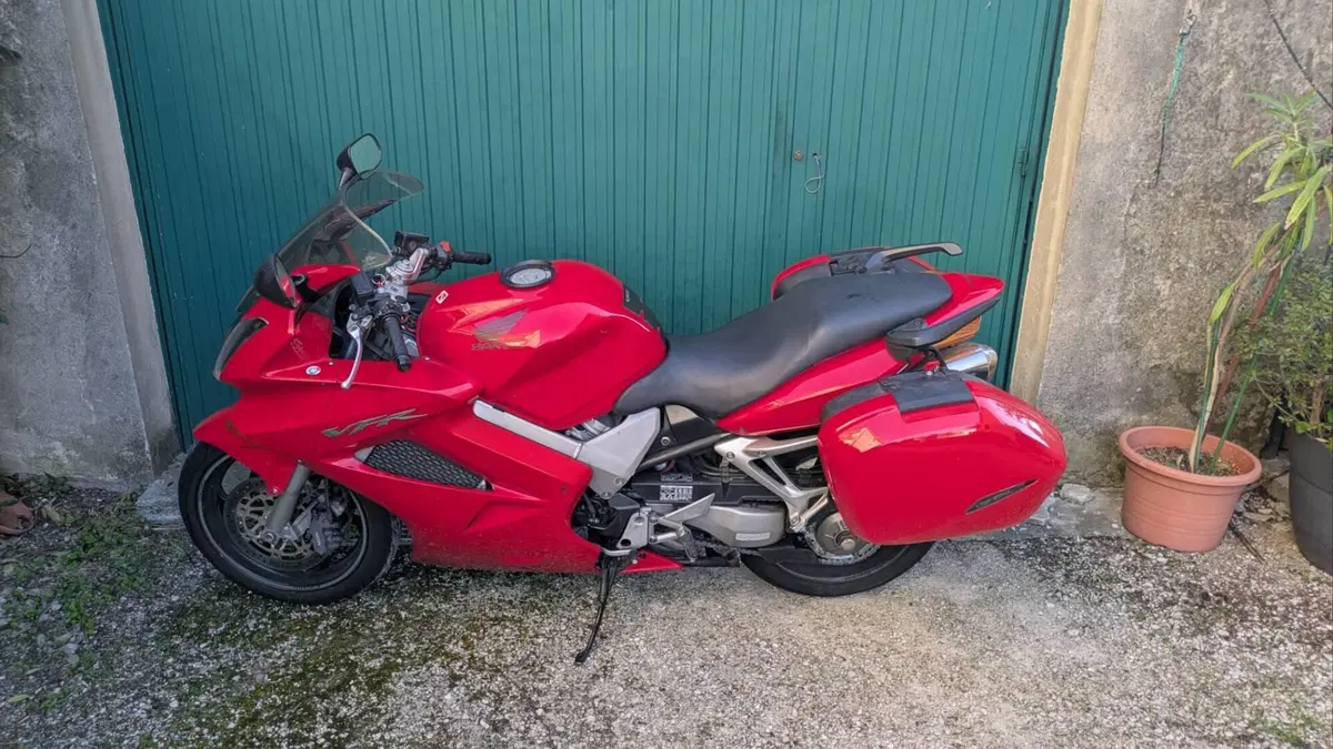Honda VFR 800 (2002 - 05) (5)