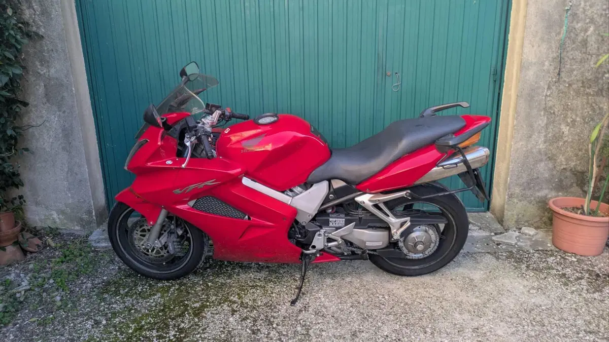 Honda VFR 800 (2002 - 05) (7)
