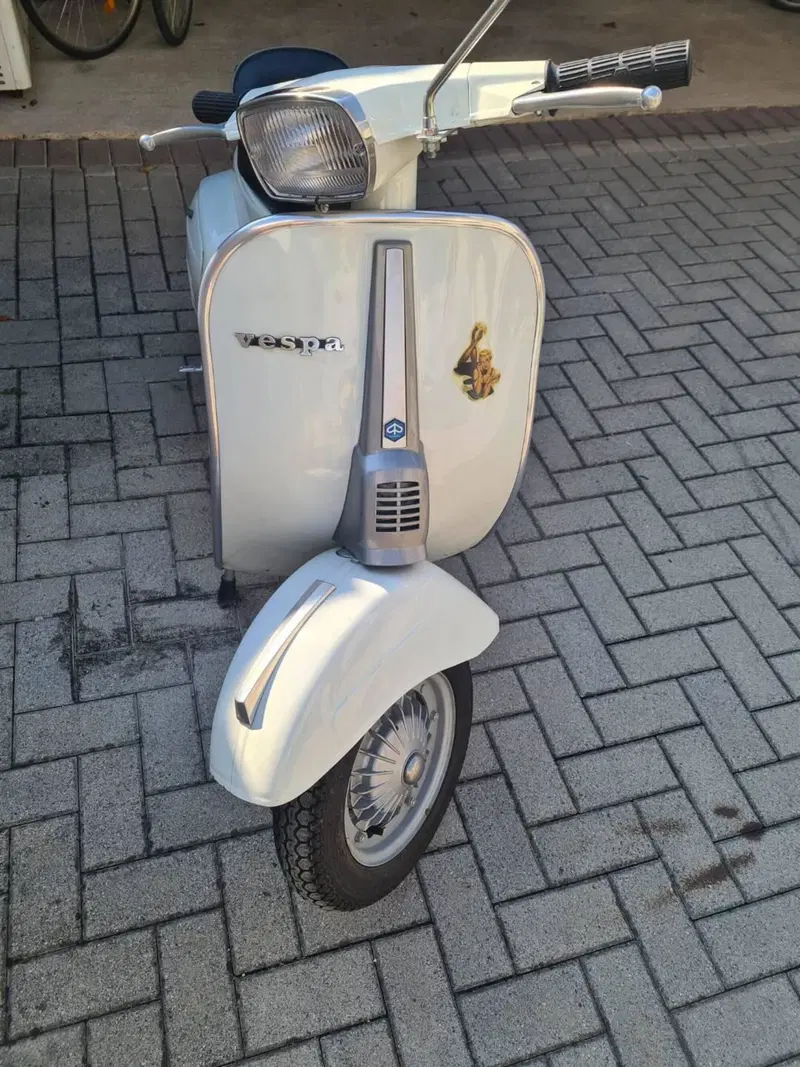 Piaggio Vespa 50 special