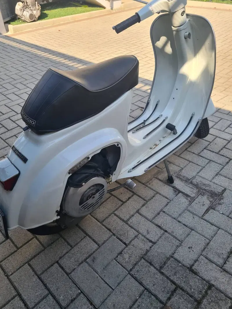 Piaggio Vespa 50 special (4)
