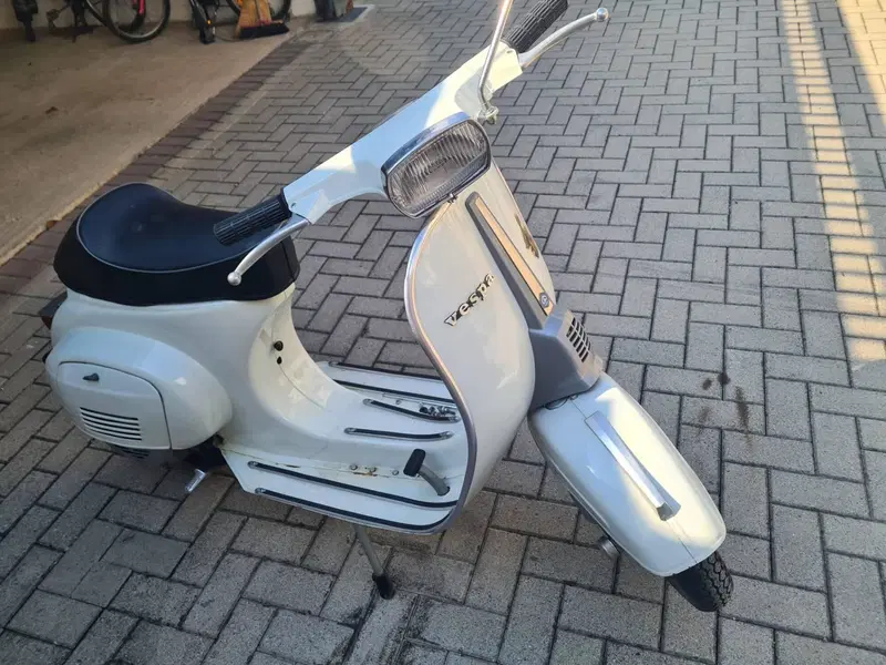 Piaggio Vespa 50 special (5)