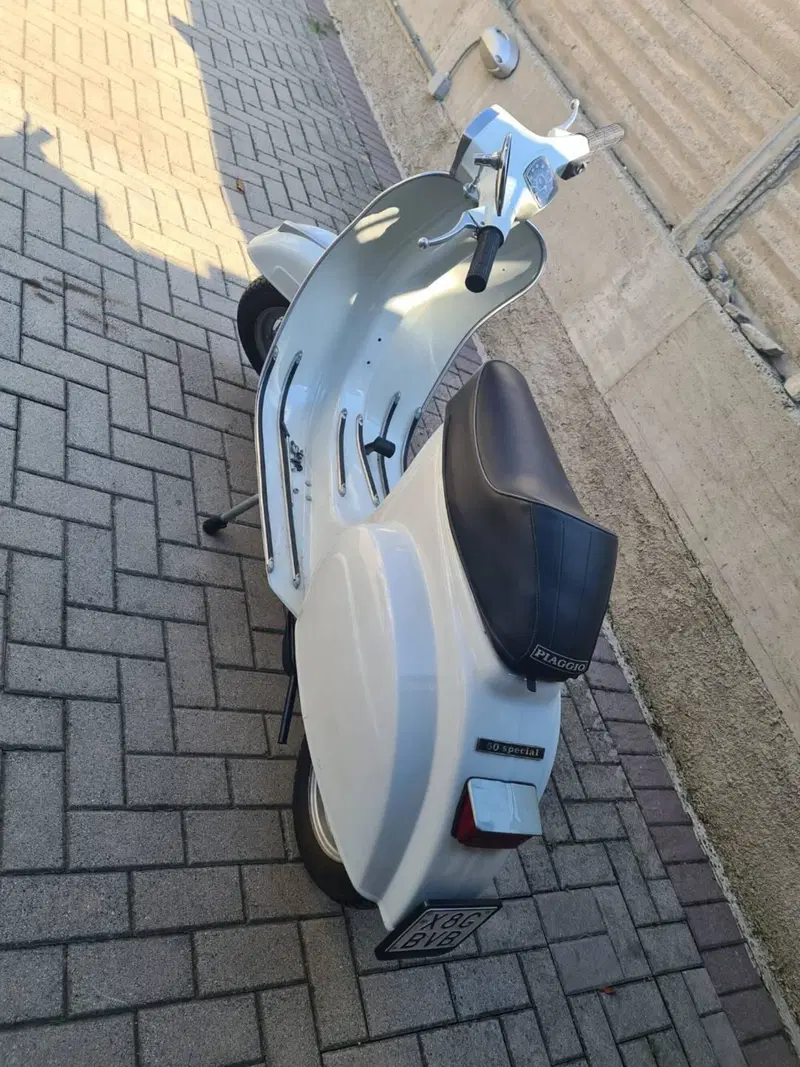 Piaggio Vespa 50 special (6)