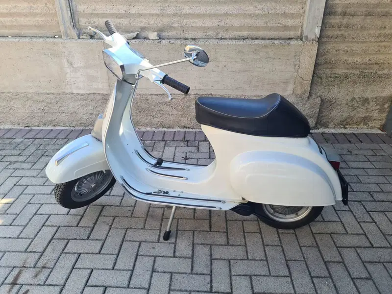 Piaggio Vespa 50 special (9)