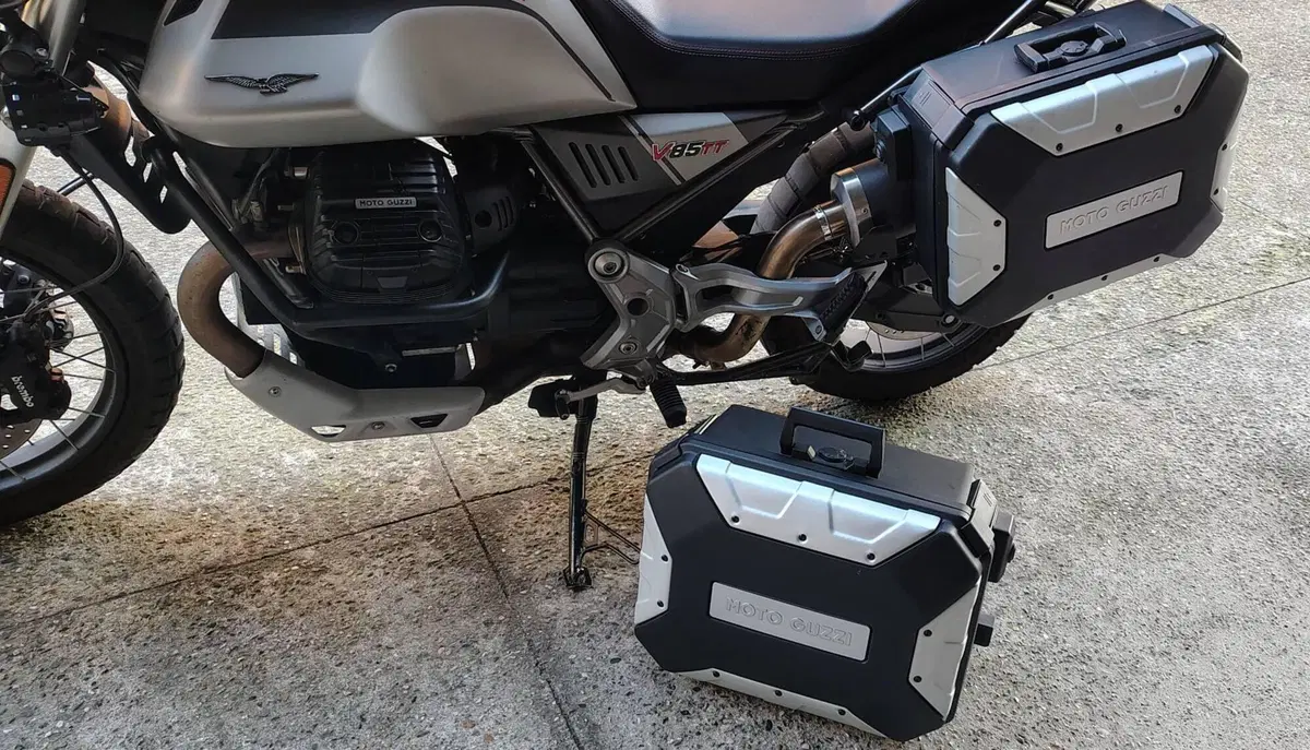 Moto Guzzi V85 TT Travel (2021 - 23) (5)