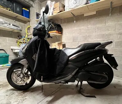 Piaggio Beverly 350 SportTouring ie (2011 - 15) usata