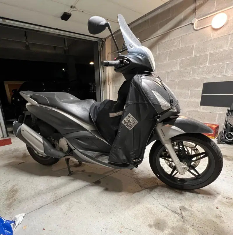 Piaggio Beverly 350 SportTouring ie (2011 - 15) (2)