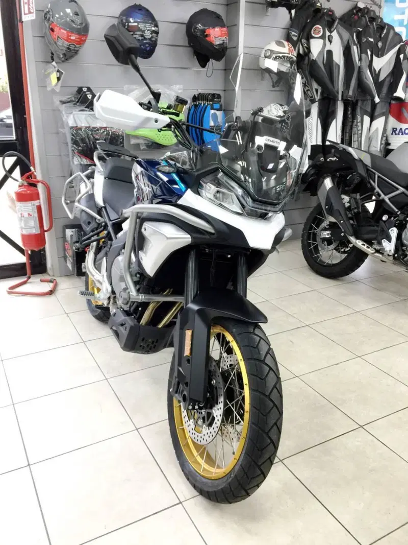 CFMOTO 700MT Adventure (2025 - 26) (5)