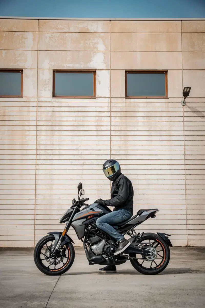 CFMOTO 300NK (2021 - 26) (7)