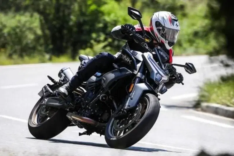 CFMOTO 800NK Sport (2023 - 26) (3)