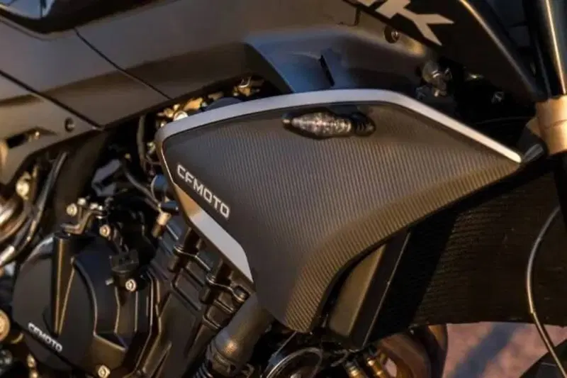 CFMOTO 800NK Sport (2023 - 26) (6)