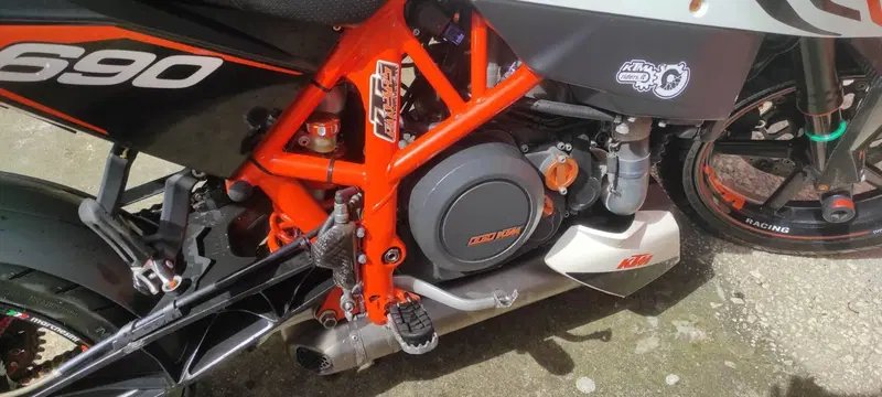 KTM 690 Duke R (2010 - 15) (3)