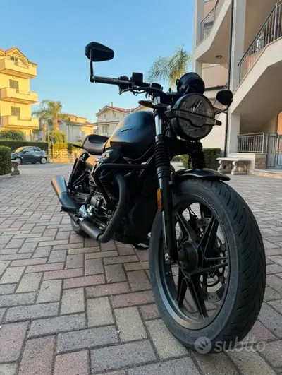 Moto Guzzi V7 Stone (2021 - 24) usata