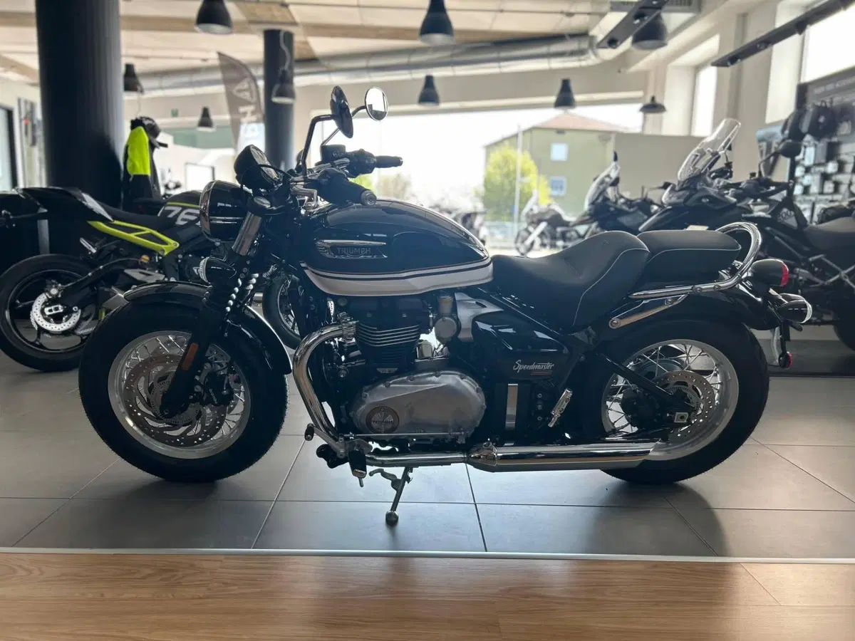 Triumph Bonneville Speedmaster 1200 (2026) (3)