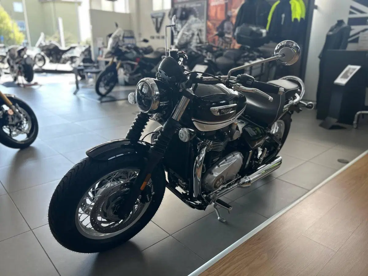 Triumph Bonneville Speedmaster 1200 (2026) (4)