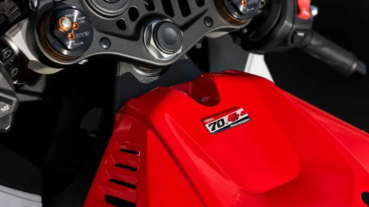 Yamaha YZF R9 YZF R9 70th (2026) (13)