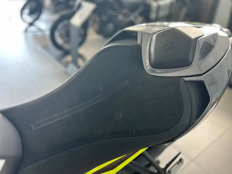 Triumph Street Triple 765 Moto2 (2026) (6)