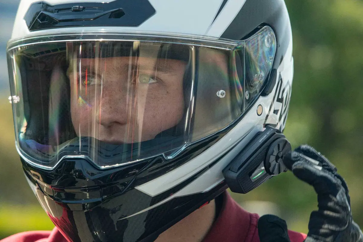 Parlare in moto senza spendere una fortuna: scegliere il proprio interfono a meno di 230 euro (2)