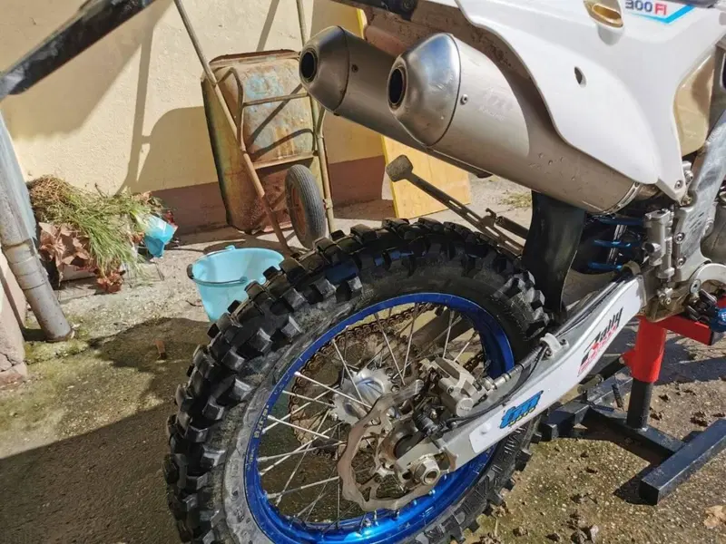 Tm Moto EN 300 ES Fi 4T (2023) (9)