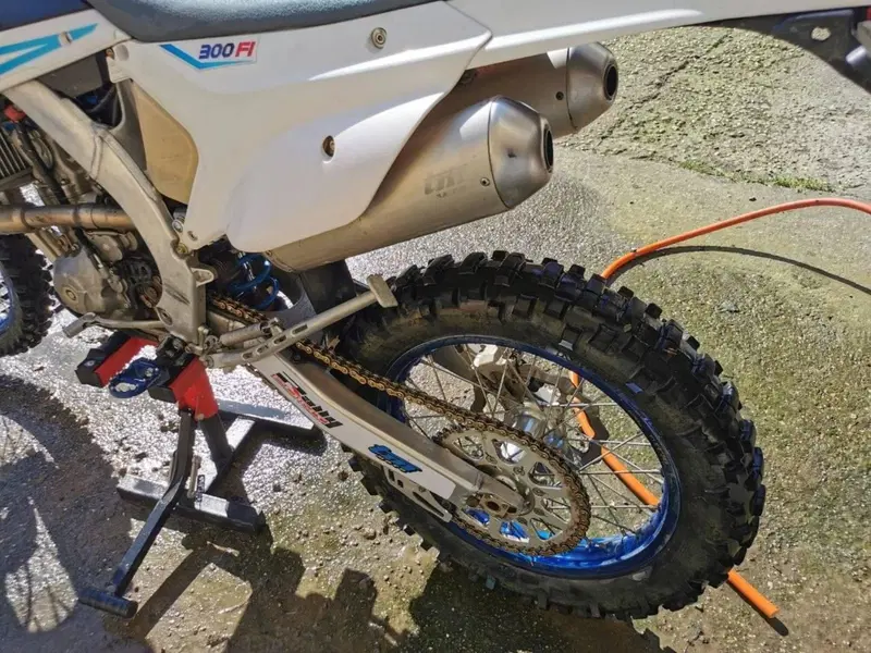 Tm Moto EN 300 ES Fi 4T (2023) (10)