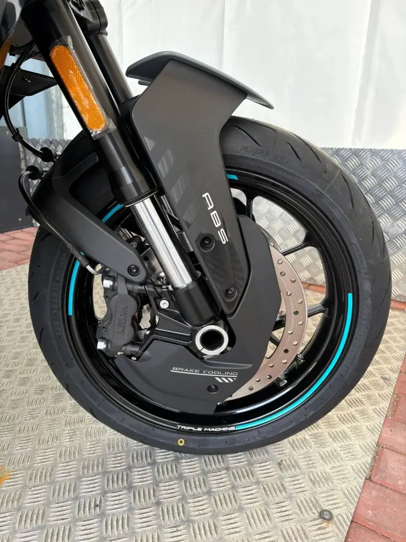 CFMOTO 675NK (2025 - 26) (8)