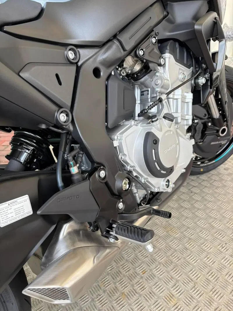 CFMOTO 675NK (2025 - 26) (17)