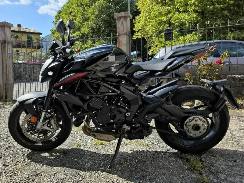 MV Agusta Brutale 800 R (2023 - 25) (2)