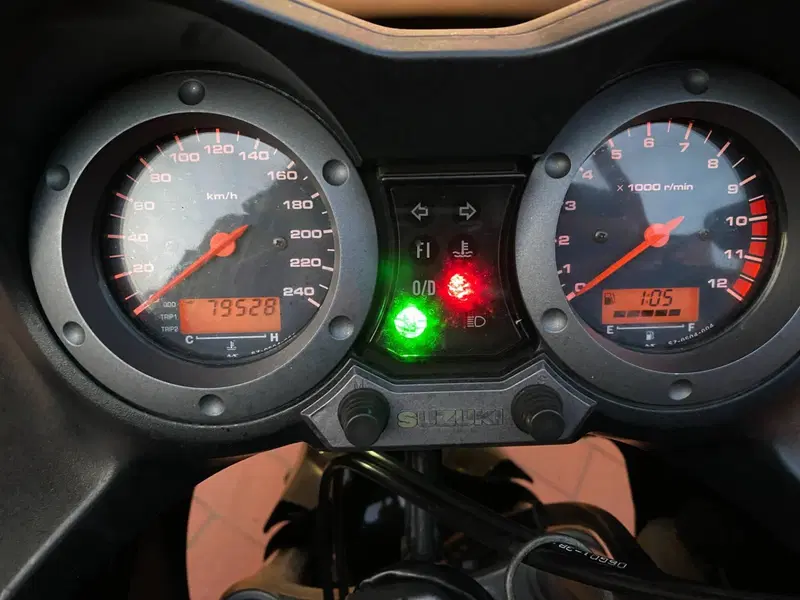 Suzuki V-Strom 1000 (2002 - 06) (7)