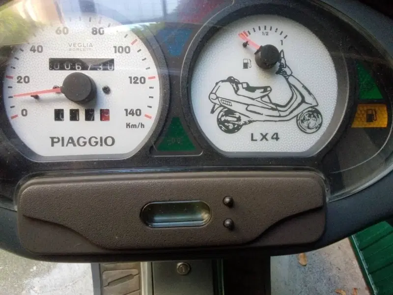 Piaggio Hexagon 125 (1999 - 01) (3)