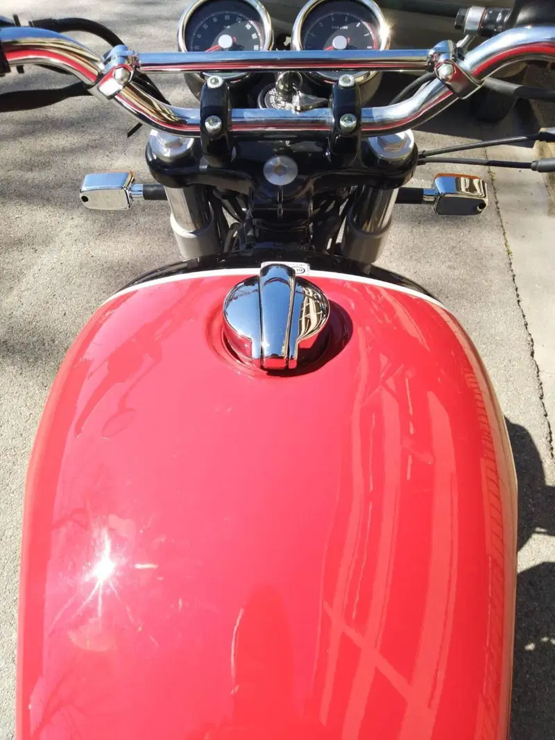 Royal Enfield Interceptor 650 Custom (2020) (2)
