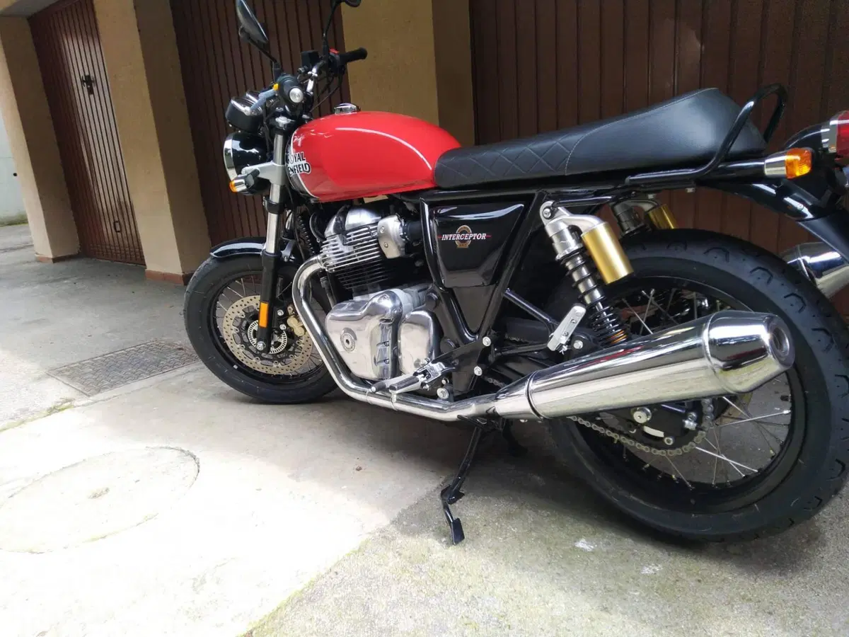 Royal Enfield Interceptor 650 Custom (2020) (3)